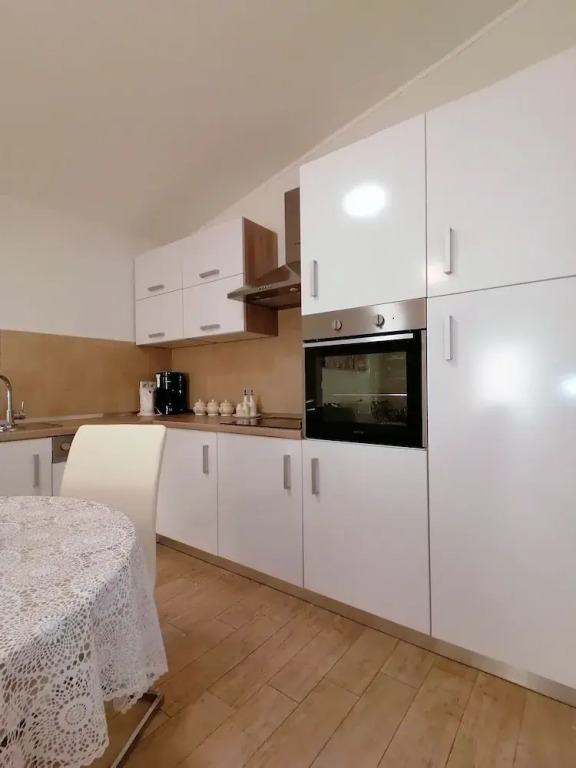 Impeccable 2-bed Apartment in Rab