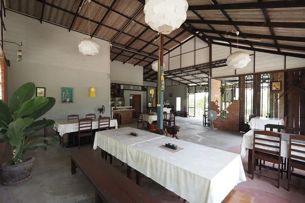 OYO 733 T Resort
