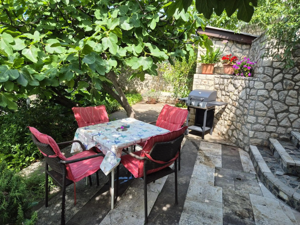 Lovely 2-bedroom apartment in Novi Vinodolski
