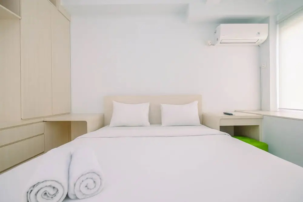 Minimalist and Cozy 1BR Patraland Urbano Apartment By Travelio