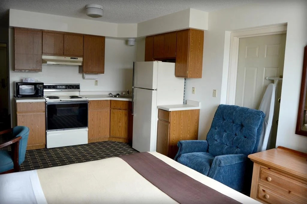 Adams Inn and Suites