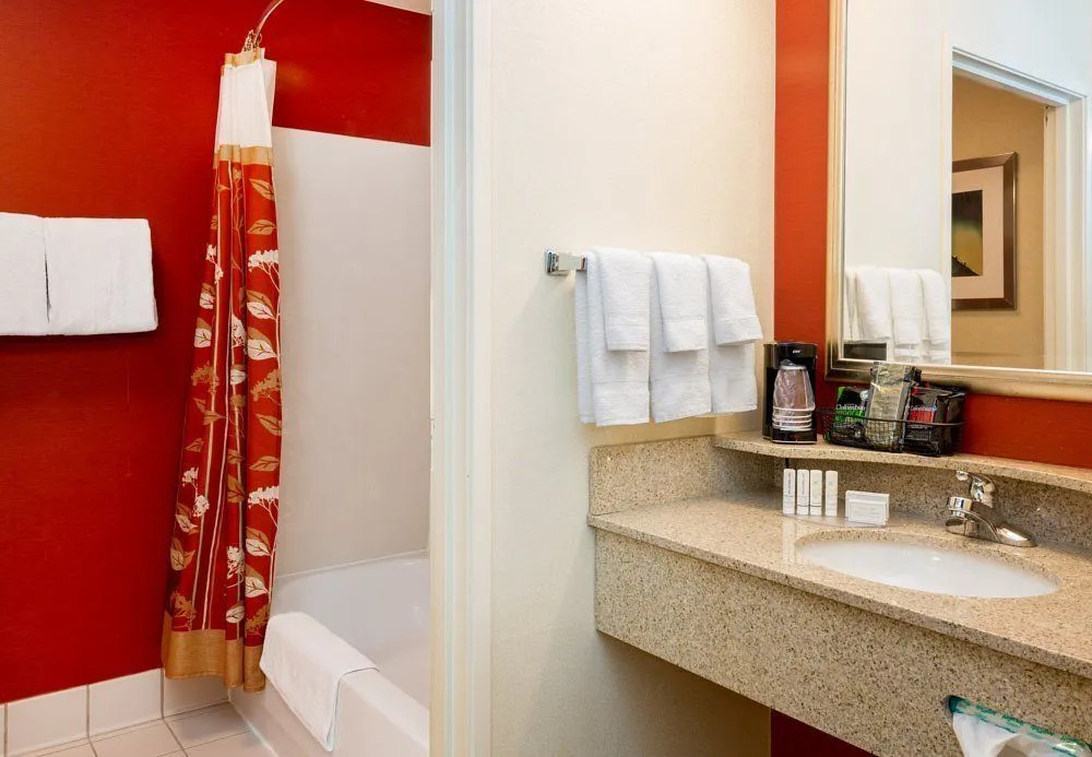 Courtyard by Marriott Chicago Bloomingdale