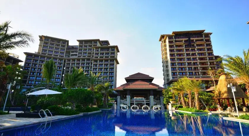 Sanya Bay Guest House All Suites Hotel
