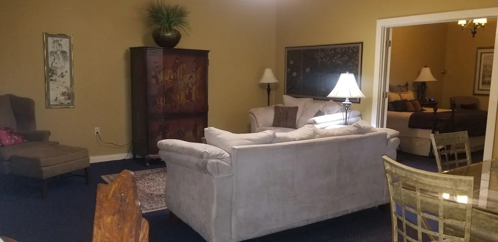 Downtown Guest Quarters Hotel