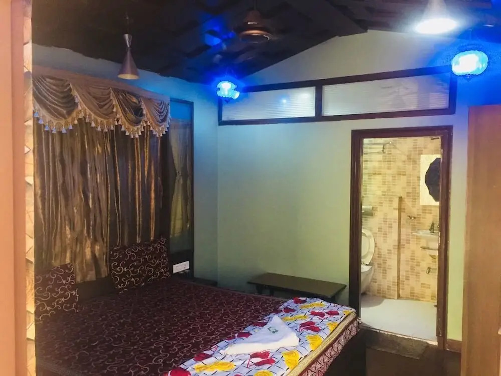 Mahadev Regency Hotel