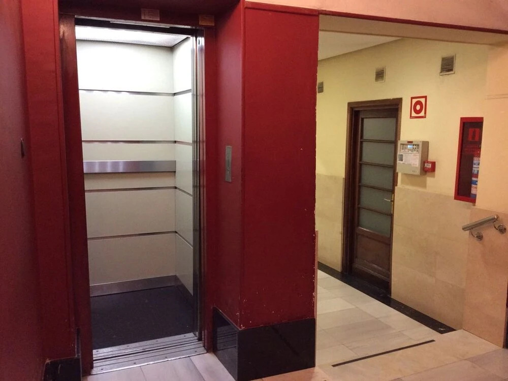 Downtown by Forever Rentals Superior Apartment With 2 Bedrooms. Parking and Wifi