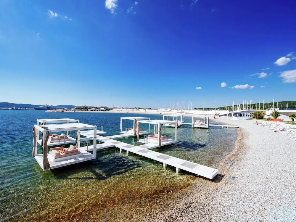 Nice Villa With Private Pool, Fenced Garden, Roofed Terrace, Near the Beach