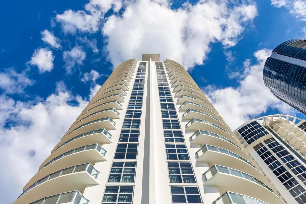 Marenas Resort Sunny Isles 25 Floor Ocean view 1/1