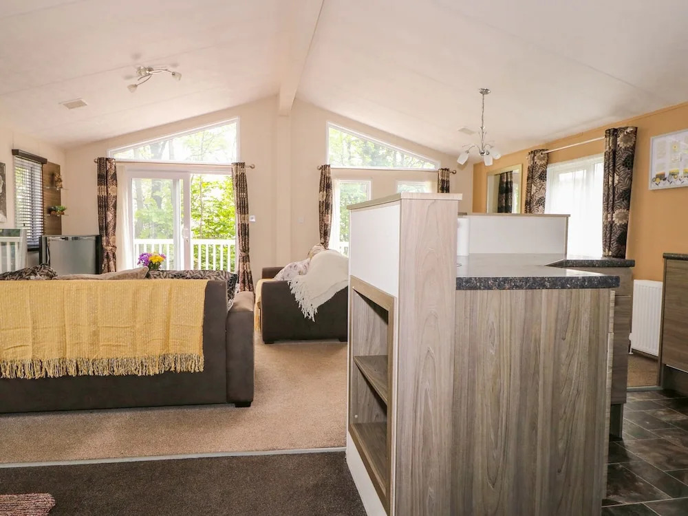 Squirrel Lodge Hazel 6