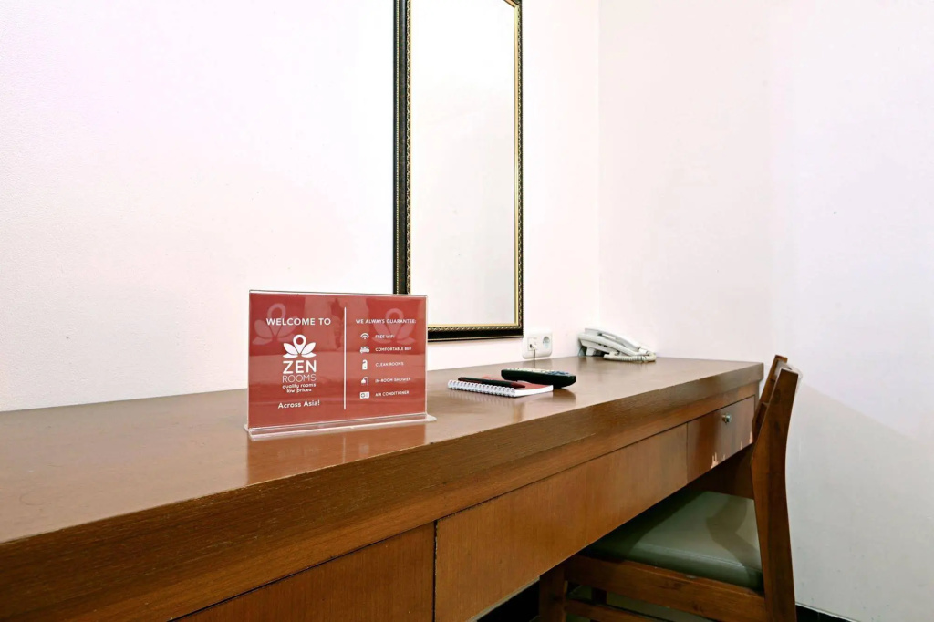 ZEN Rooms Near Ambassador Mall