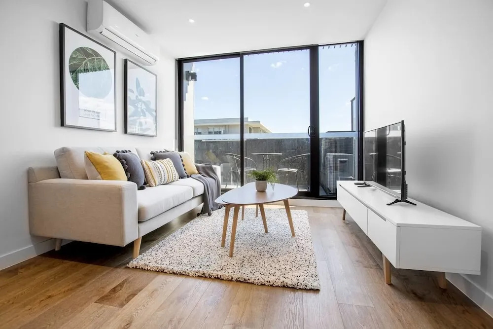 61*Boutique one-bedroom*Boxhill Central*Mall