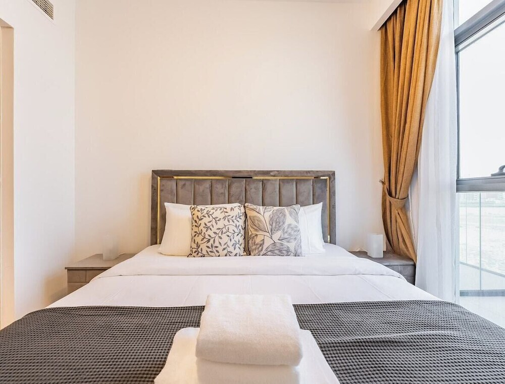 Luxury Meydan Escape Condo with City View