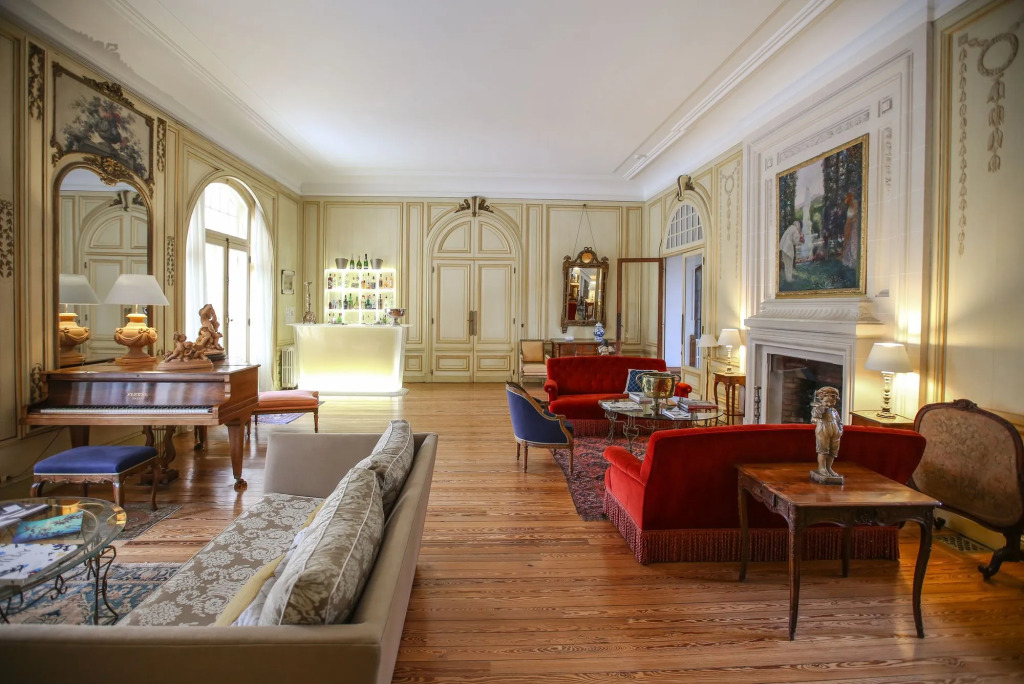 Château du Clair de Lune - Boutique Luxury Hotel