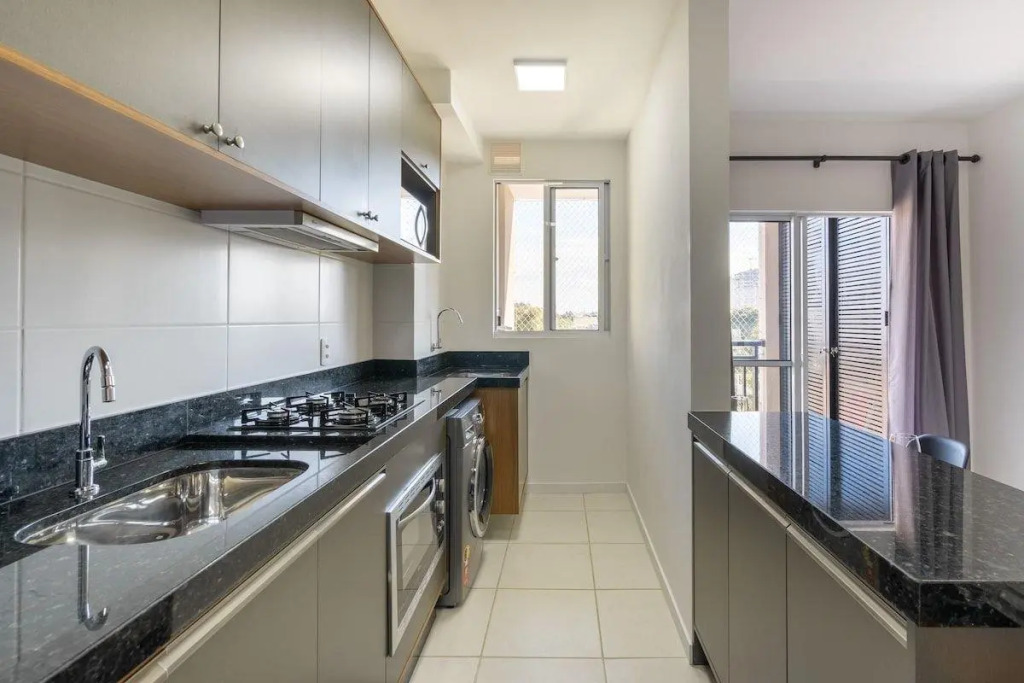 Apartamentos em Bal Piçarras 150M DA PRAIA com Sacada Wi Fi, Piscina, Portaria 24h, Playground e vaga de GARAGEM