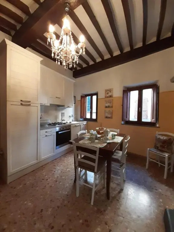 Typical & Historical, Central apartment