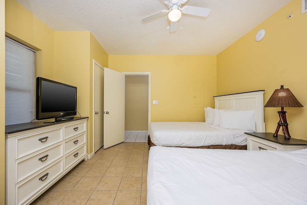 Phoenix V 1215 2 Bedroom Condo