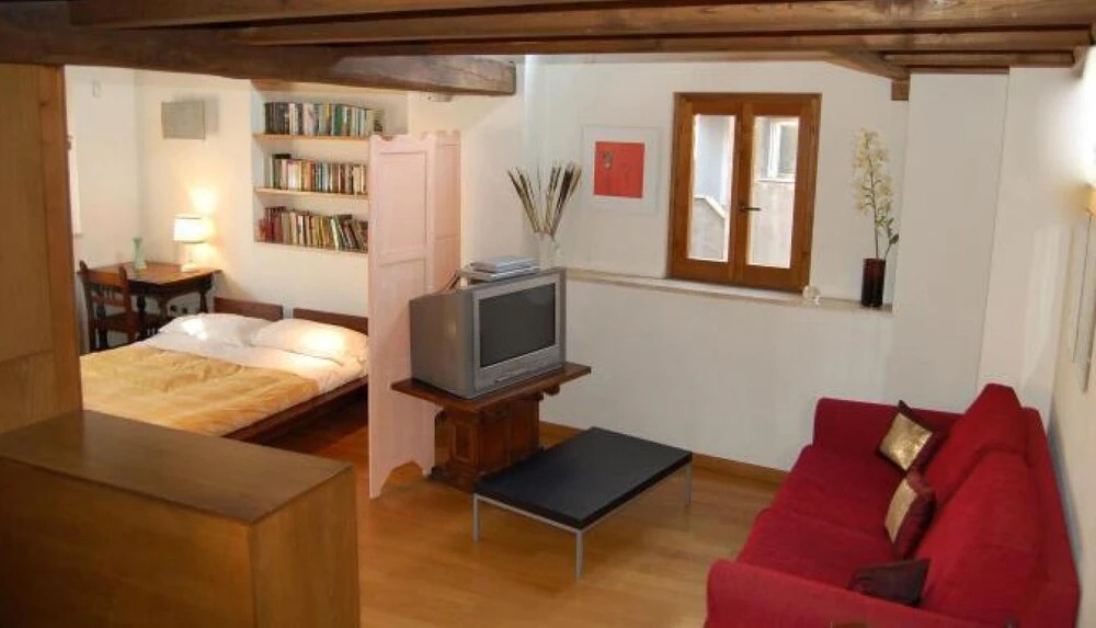 Sant Andrea in Rome With 2 Bedrooms and 1 Bathrooms