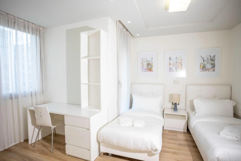 Lake Drive Rooms&Apartments