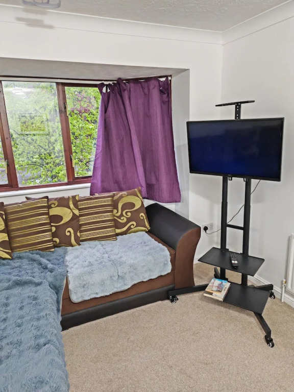 1-bed Apartment in Croydon -free Parking, Wifi