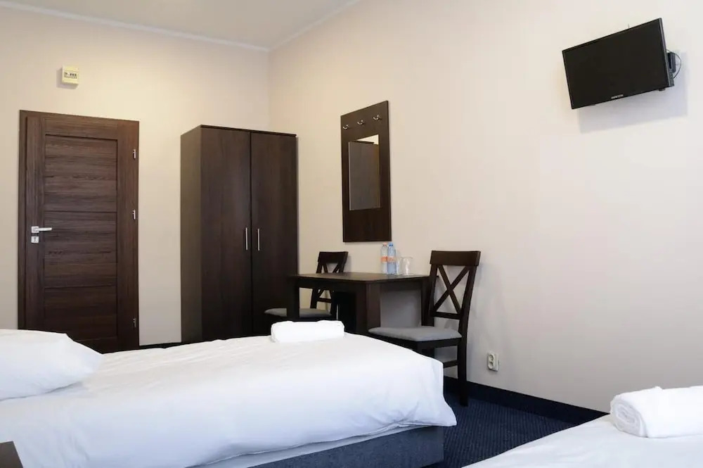 Baza Hotelowa Bobrowiecka 9