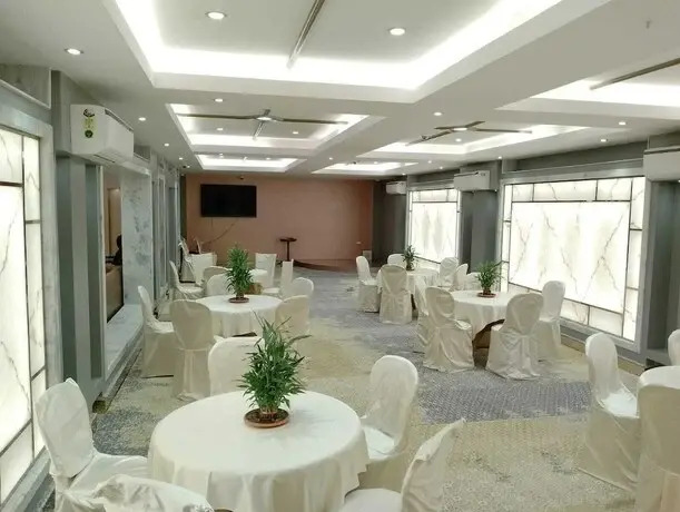 La Nicholas Lake View by Summit Hotels