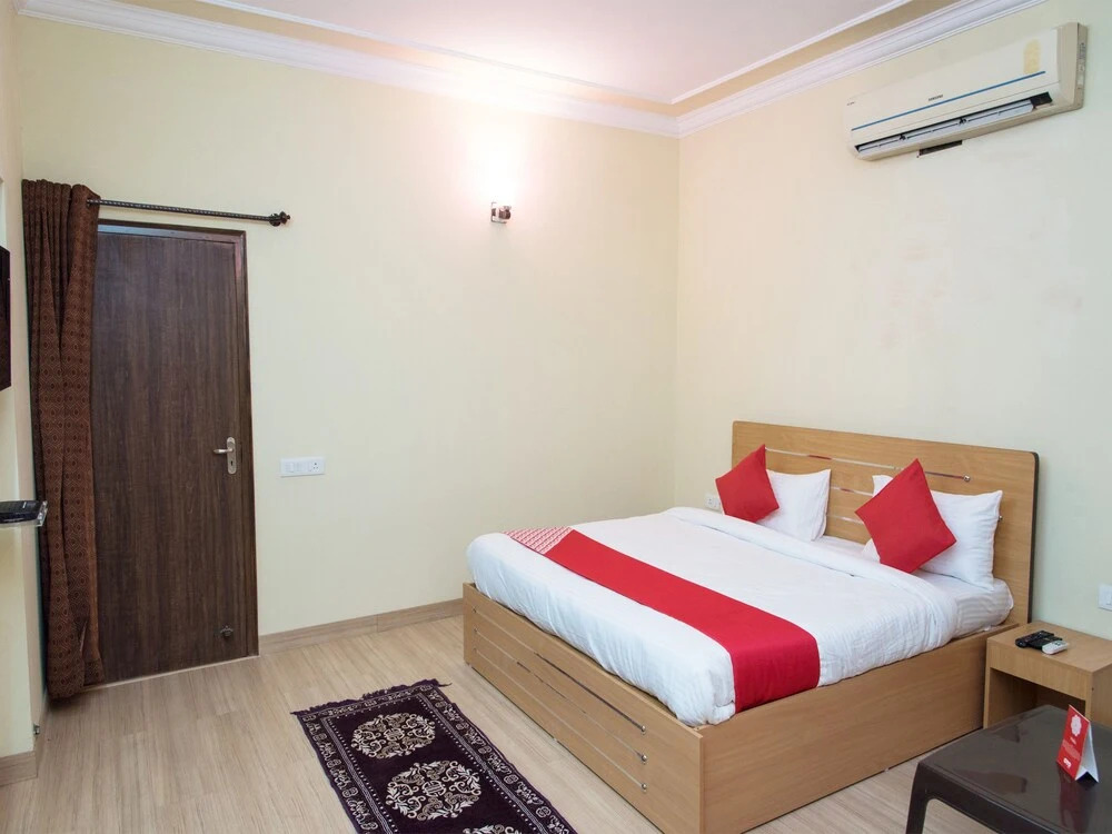 OYO Home 11064 Spacious 3BHK
