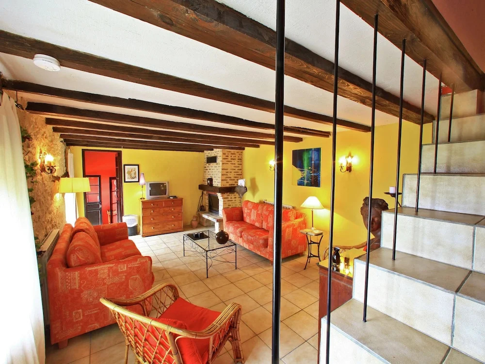 Modern Holiday Home in Souillac With Swimming Pool
