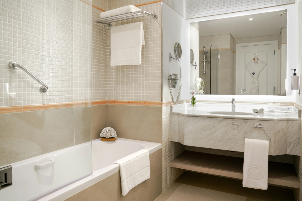 Beach Rotana   All Suites