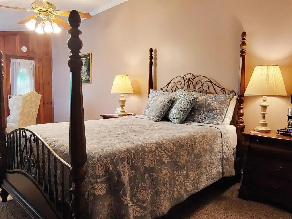 McKinley Edwards Inn