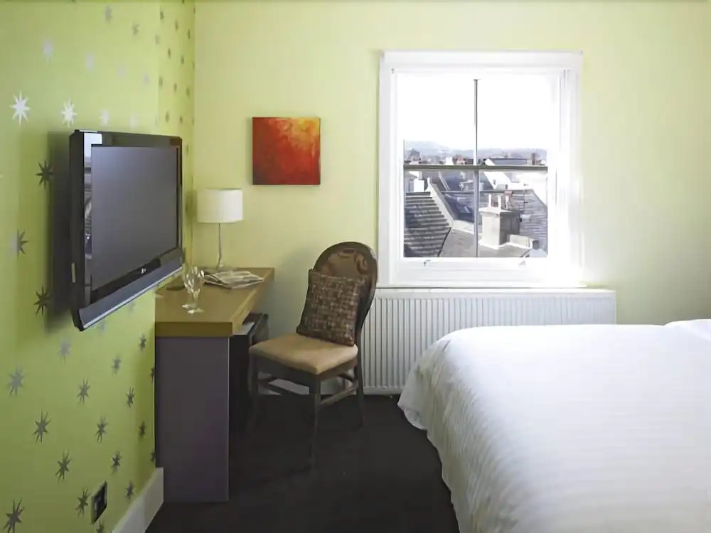 Port Hotel