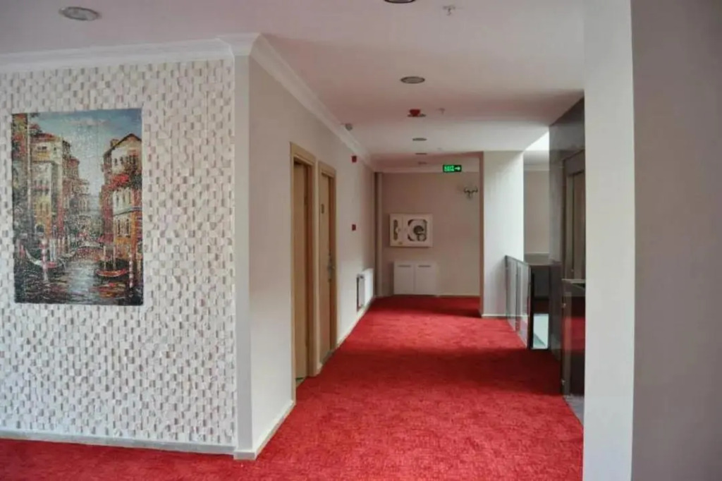 Grand City Hotel