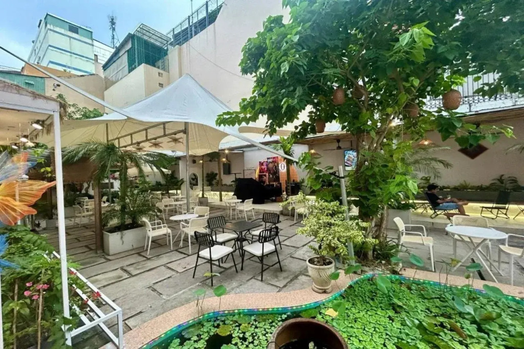 Lucky Star Hotel