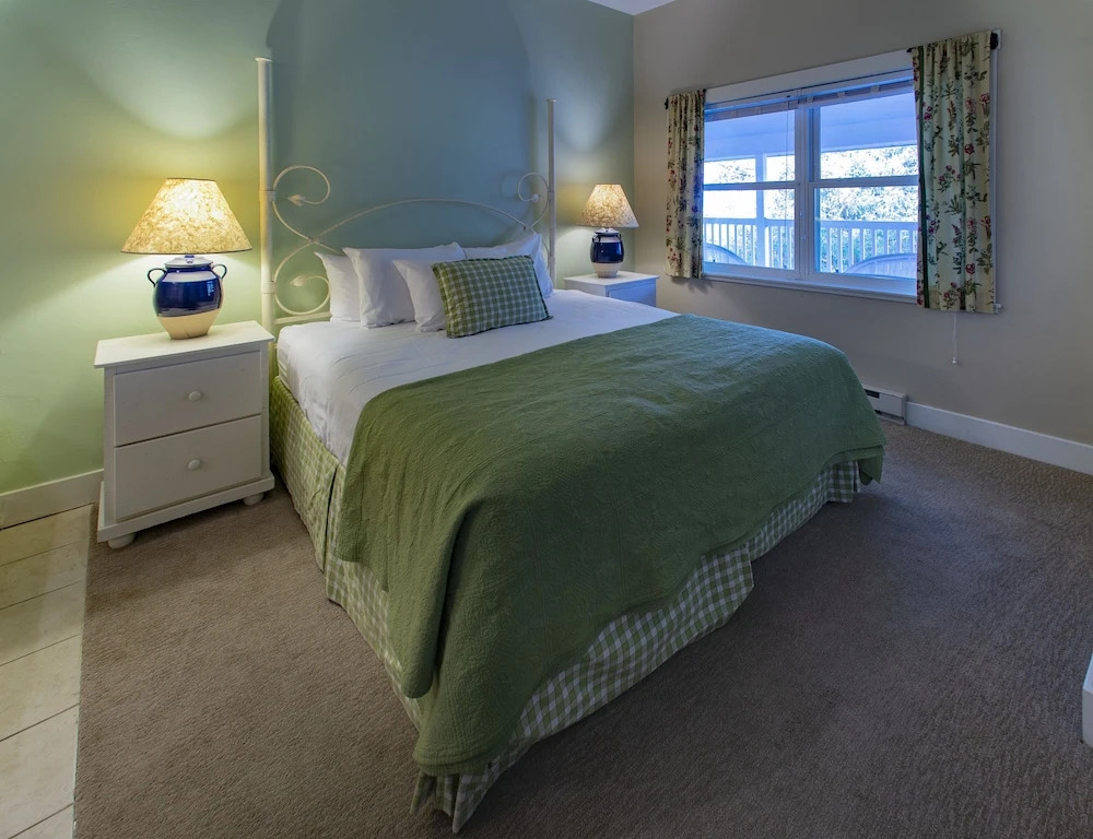 Edgewater Resort