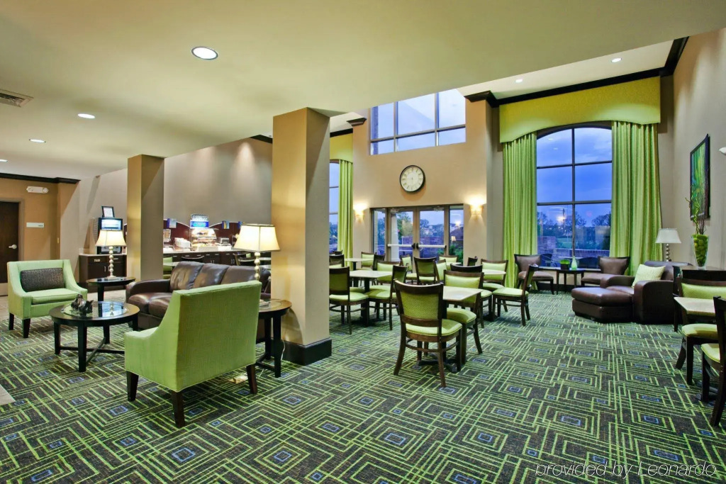 Holiday Inn Express Hotel & Suites Opelika Auburn by IHG