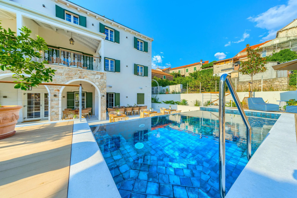 Hotel Brattia