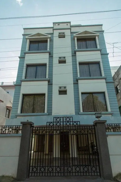Majestic Annexe By JK Rooms