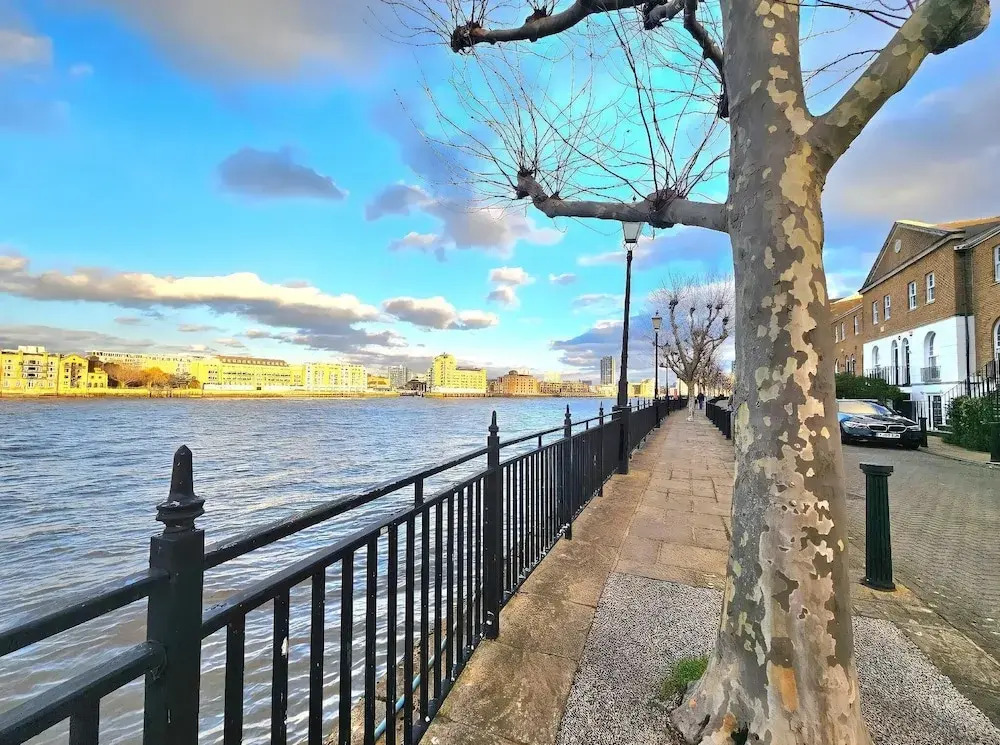Rotherhithe Riverside Flat