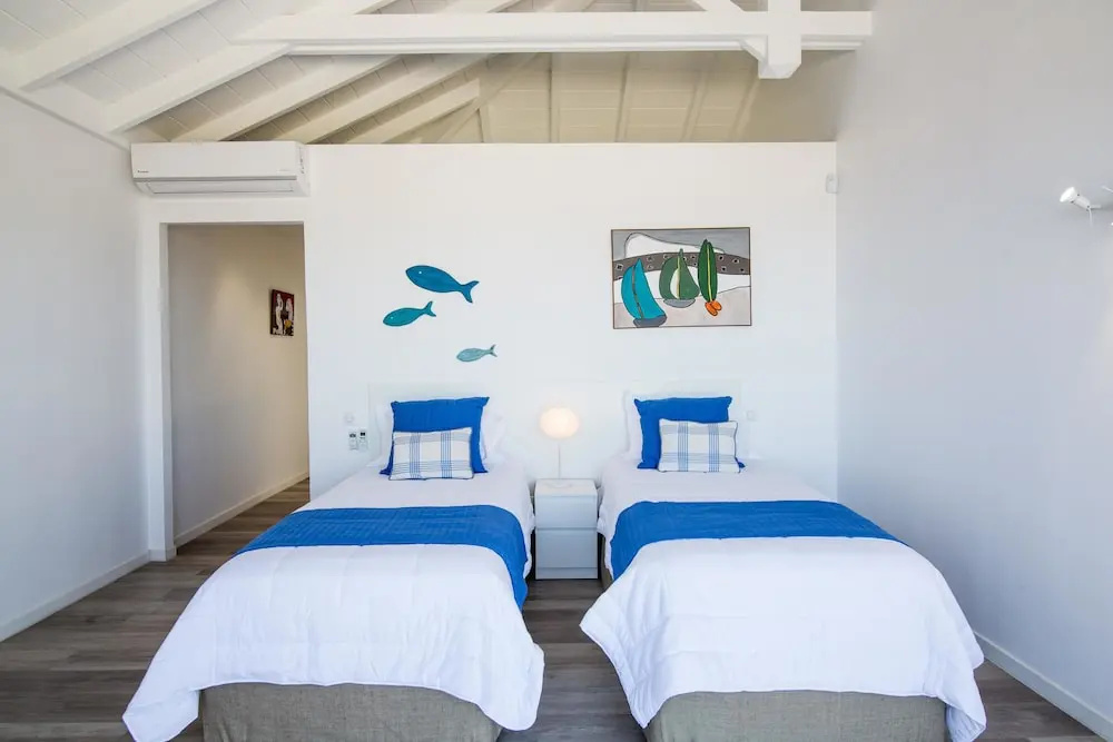 Modern Private Villa, Swimming Pool, AC, Free Wifi, Near Orient Beach, Ideal for Couples/ Families!