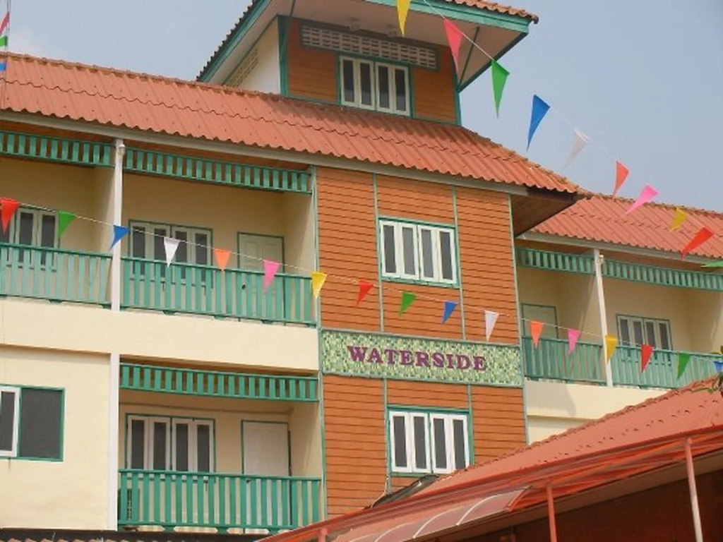 Waterside Boutique Hotel