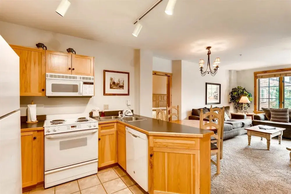 8500 Dakota Lodge