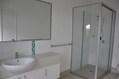 24 Esprit Drive Beach Home With Open Plan Living And Walking Distance To Beach