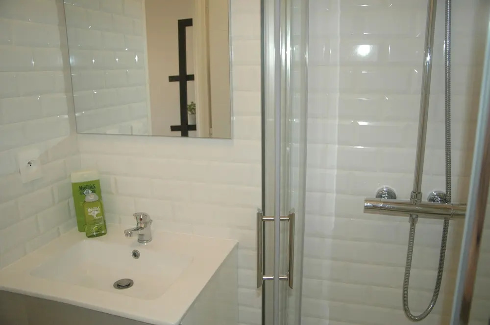 Grand T1 Palais de justice apartment