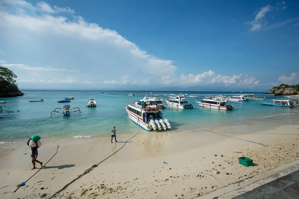 Maharatu Bungalows & Bar Lembongan