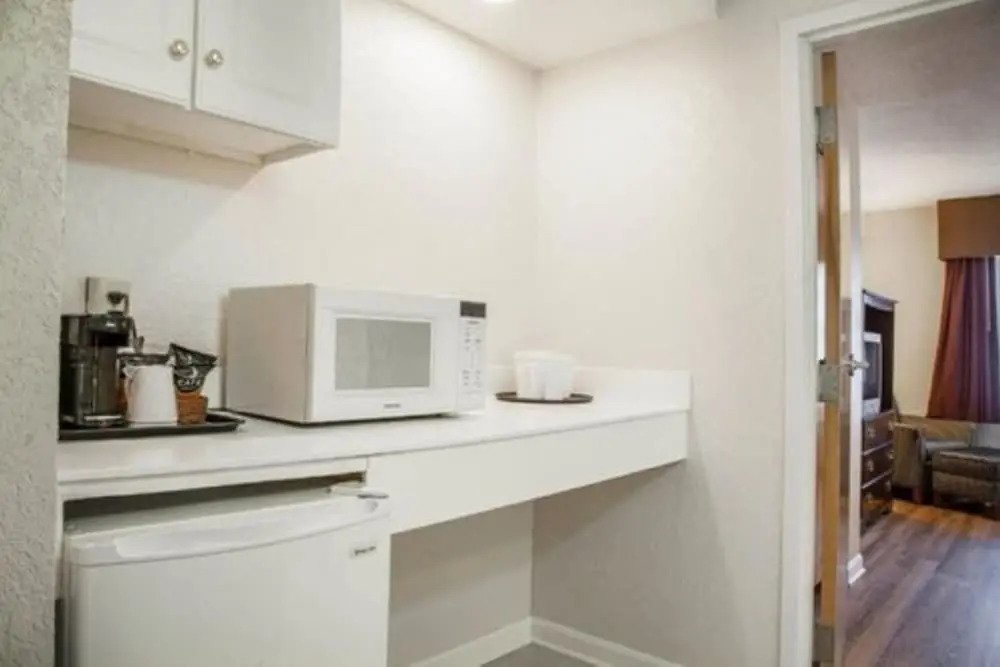Atlantic Beach Hotel & Suites
