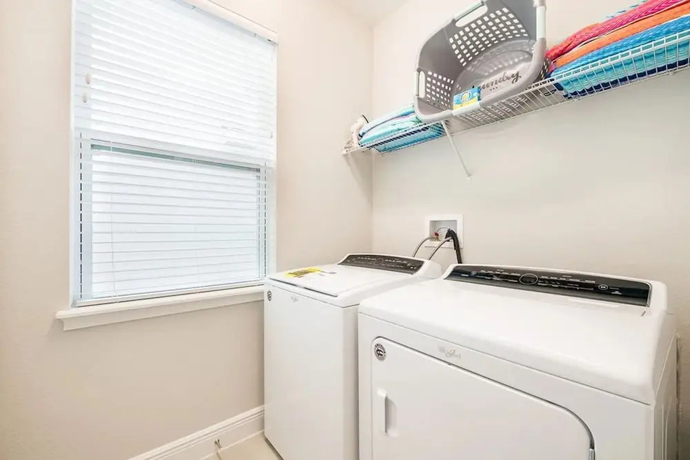 Spacious 9Bd near Disney with Pool - Family Dream