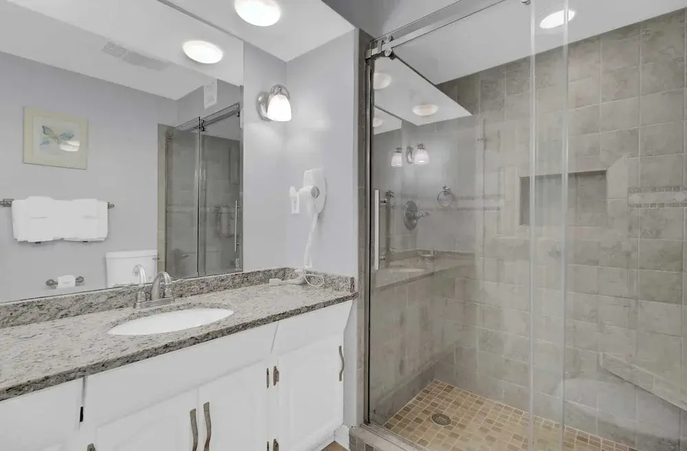 103 H Tidewater by Avantstay Walk to Beach Community Pool