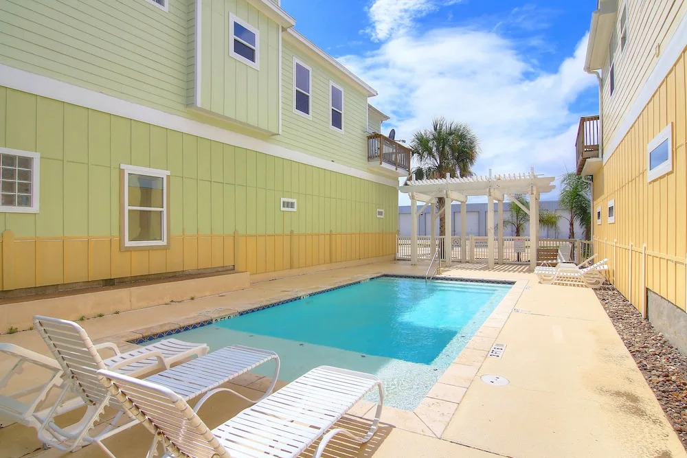 Full Sail 2 Bedrooms 2 Bathrooms Townhouse