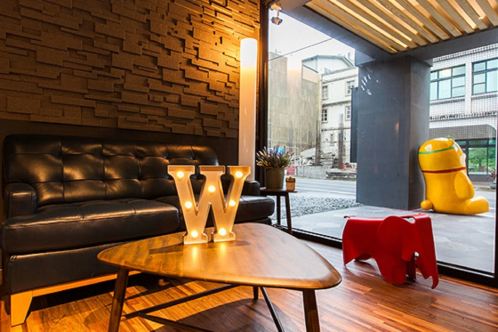 Slow Wow Hot Spring Hotel