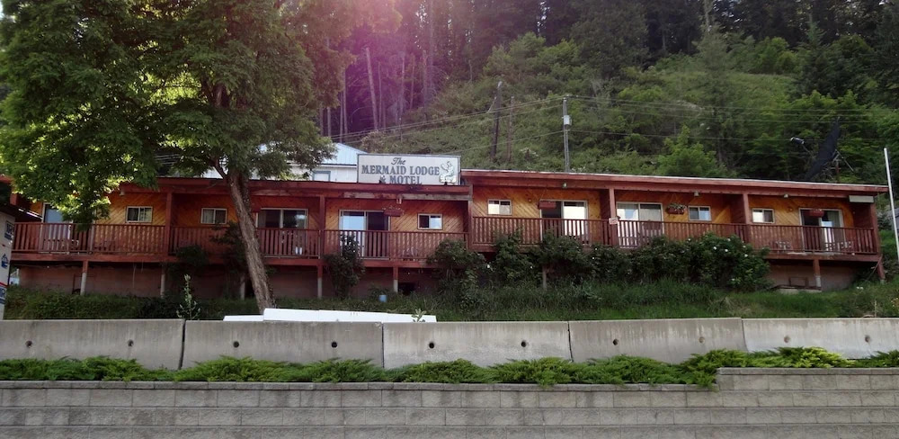 The Mermaid Lodge & Motel