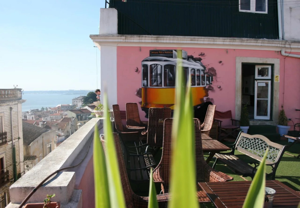 Alfama Patio Apartments